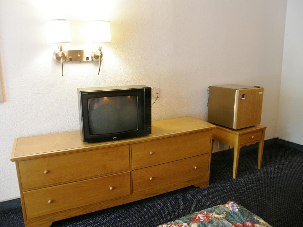 Economy Inn - Wesley Chapel Decatur Exteriör bild