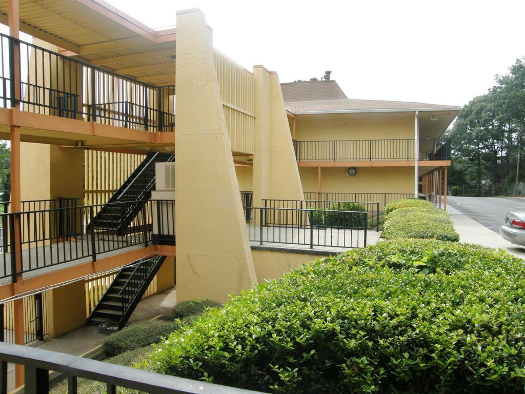 Economy Inn - Wesley Chapel Decatur Exteriör bild